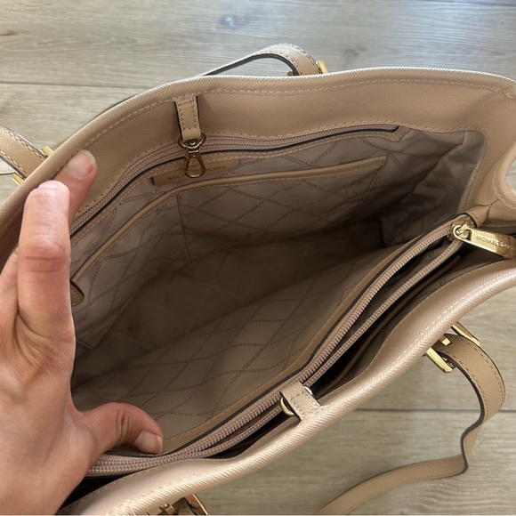 Michael Kors Tan Leather Tote Bag Business Work Laptop Purse Tan - Picture 4 of 5